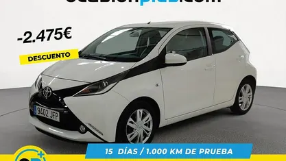 Blanco Usado 2015 Toyota Aygo Business Edition Utilitario | 8325 € (Precio justo)