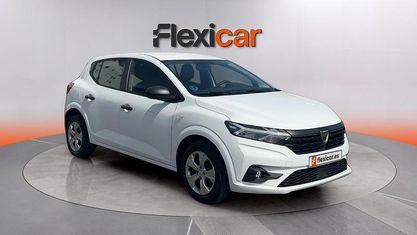 Usado Dacia Sandero Comfort 91 HP (66 kW) 2022 Branco Sedan