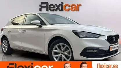 Usado Seat Leon Style 110 CV (80 kW) 2024 Blanco Utilitario