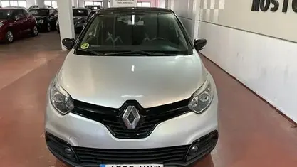 Usado Renault Captur Zen 90 HP (66 kW) 2014 Cinzento SUV