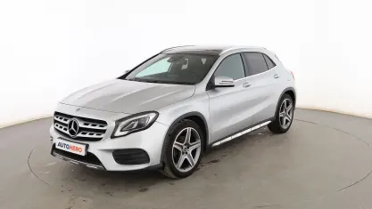 Usado Mercedes GLA200 AMG line 135 CV (99 kW) 2019 Gris SUV