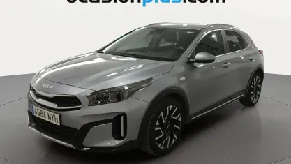 Usado Kia XCeed 101 CV (74 kW) 2025 Gris plata SUV