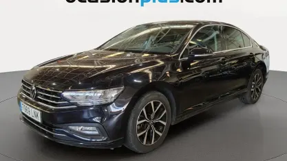 Usado VW Passat Executive 150 CV (110 kW) 2021 Negro Berlina