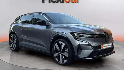 Gris Usado 2023 Renault Megane E-Tech Techno Berlina | 20.790 € (Buen precio)