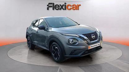 Käytetty Nissan Juke N-Connecta 114 HP (83 kW) 2024 Harmaa Katumaasturi