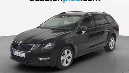 Käytetty Skoda Octavia Ambition 150 HP (110 kW) 2019 Musta Farmari