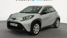 Gris Usado 2024 Toyota Aygo Play Utilitario | 13.773 € (Precio justo)