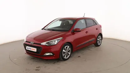 Usado Hyundai i20 90 CV (66 kW) 2017 Rojo Berlina