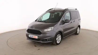 Usado Ford Tourneo Courier Trend 100 CV (73 kW) 2017 Gris Monovolumen