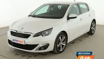 Usado Peugeot 308 Allure 110 CV (80 kW) 2016 Blanco Berlina