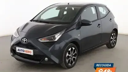 Usado Toyota Aygo X-play 72 CV (52 kW) 2020 Negro Utilitario