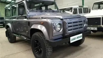 Usado Land Rover Defender 122 CV (89 kW) 2013 Gris SUV