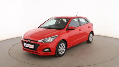 Usado Hyundai i20 75 CV (55 kW) 2019 Rojo Utilitario