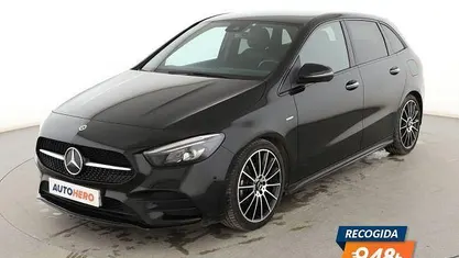 Usado Mercedes B180 AMG line 136 CV (100 kW) 2020 Negro Monovolumen