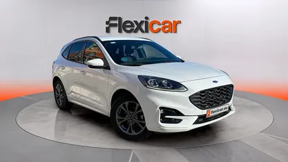 Usado Ford Kuga ST-Line 150 CV (110 kW) 2022 Blanco SUV