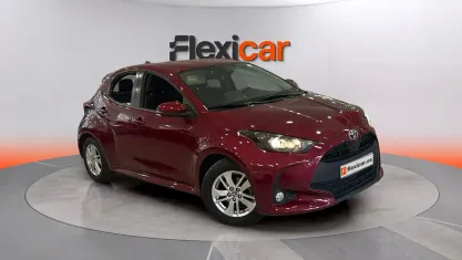 Usado Toyota Yaris Edition 125 CV (91 kW) 2021 Rojo Utilitario
