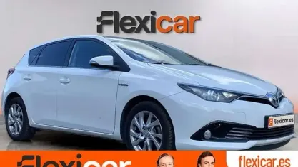 Usado Toyota Auris Hybrid Active 136 CV (100 kW) 2018 Blanco Utilitario