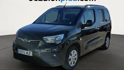Usado Opel Combo Life Edition 102 CV (75 kW) 2023 Negro Monovolumen