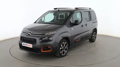 Käytetty Citroën Berlingo Shine 102 HP (75 kW) 2021 Harmaa Tila-auto