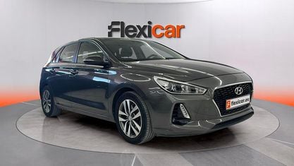 Usado Hyundai i30 GO! 120 CV (88 kW) 2017 Gris Berlina