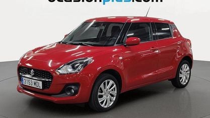 Begagnad Suzuki Swift 83 HK (61 kW) 2023 Röd Halvkombi