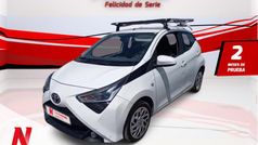 Usado 2020 Toyota Aygo X-play Utilitario | 10.271 € (Precio justo)