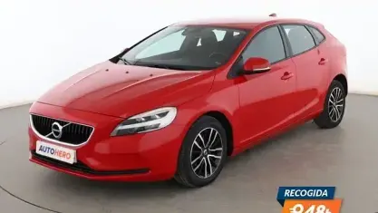 Begagnad Volvo V40 Momentum 122 HK (89 kW) 2017 Röd Kombi