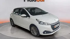 Usado 2018 Peugeot 208 Signature Sky Utilitario | 8490 € (Precio justo)