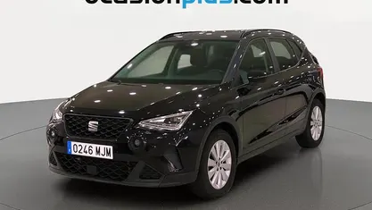 Käytetty Seat Arona Style 110 HP (80 kW) 2023 Musta Katumaasturi