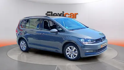 Usado VW Touran Advance 150 CV (110 kW) 2021 Gris Monovolumen