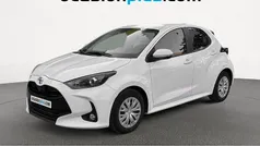 Blanco Usado 2023 Toyota Yaris Active Utilitario | 14.264 € (Precio justo)