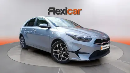 Usado Kia Ceed 100 CV (73 kW) 2025 Gris Utilitario