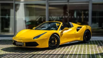 Usado Ferrari 488 670 CV (492 kW) 2016 Amarillo Descapotable