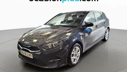 Occasion Kia Ceed 101 PK (74 kW) 2022 Grijs Hatchback