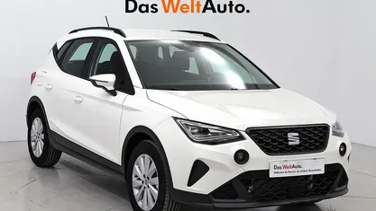 Usado Seat Arona Reference 95 CV (69 kW) 2025 Blanco SUV