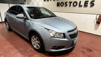 Usado Chevrolet Cruze LTZ 163 CV (119 kW) 2011 Azul Berlina