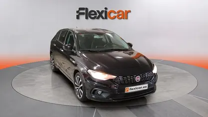 Usado Fiat Tipo Lounge 95 CV (69 kW) 2016 Negro Berlina