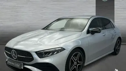 Usado Mercedes A200 AMG line 150 CV (110 kW) 2024 Plata hightech Berlina