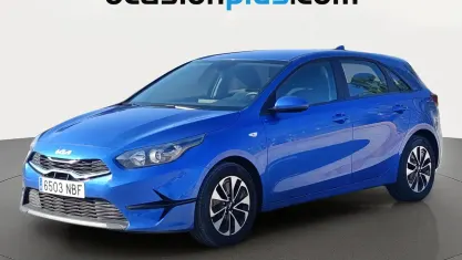 Usado Kia Ceed 101 CV (74 kW) 2025 Azul Utilitario