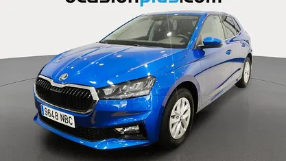 Usado Skoda Fabia Selection 116 CV (85 kW) 2025 Azul Utilitario