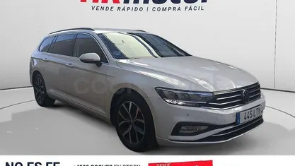 Usado VW Passat Executive 150 CV (110 kW) 2021 Blanco Familiar