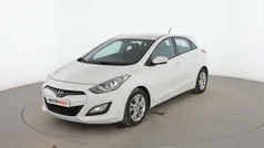 Amarillo Usado 2013 Hyundai i30 Berlina | 9299 € (Buen precio)