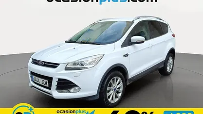 Usado Ford Kuga Titanium 150 CV (110 kW) 2015 Blanco SUV