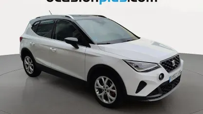 Usado Seat Arona FR 110 CV (80 kW) 2021 Blanco SUV
