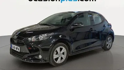 Usado Toyota Yaris Hybrid Active 116 CV (85 kW) 2024 Negro Utilitario