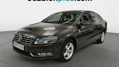 Usado 2014 VW Passat Edition Berlina | 10.490 € (Precio justo)