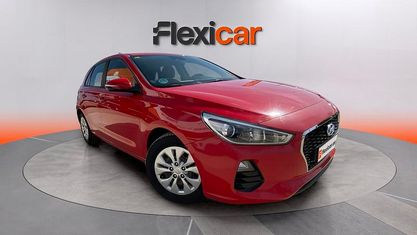 Usado Hyundai i30 120 CV (88 kW) 2018 Rojo Berlina