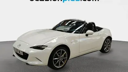 Usado Mazda MX5 Exclusive-Line 184 CV (135 kW) 2023 Blanco Descapotable