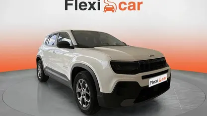 Käytetty Jeep Avenger 101 HP (74 kW) 2023 Valkoinen Katumaasturi
