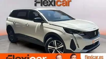 Usado Peugeot 5008 GT 136 CV (100 kW) 2024 Blanco SUV